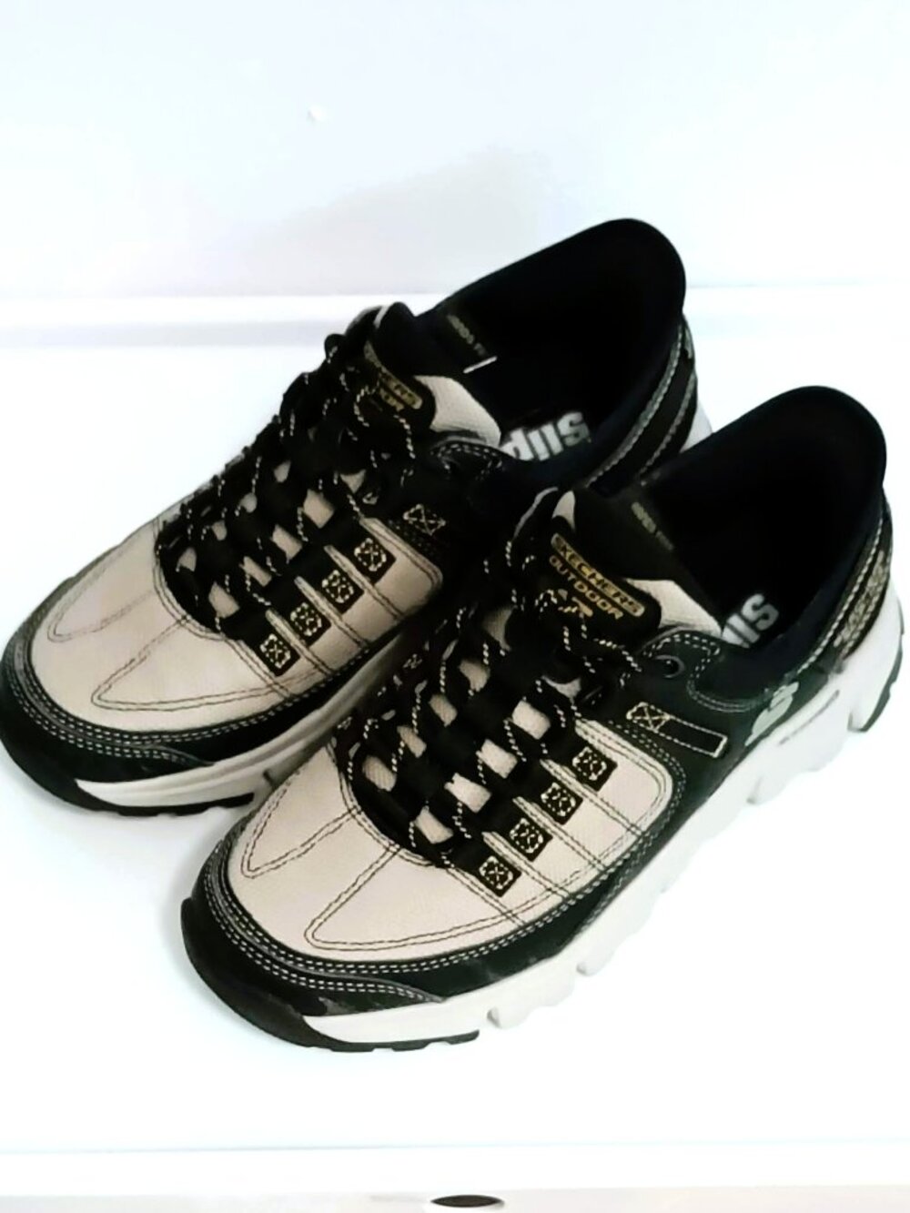 Skechers Slip Ins Summits AT Sneakers 6.5 Boy's Athletic Hiking Outdoors Shoes